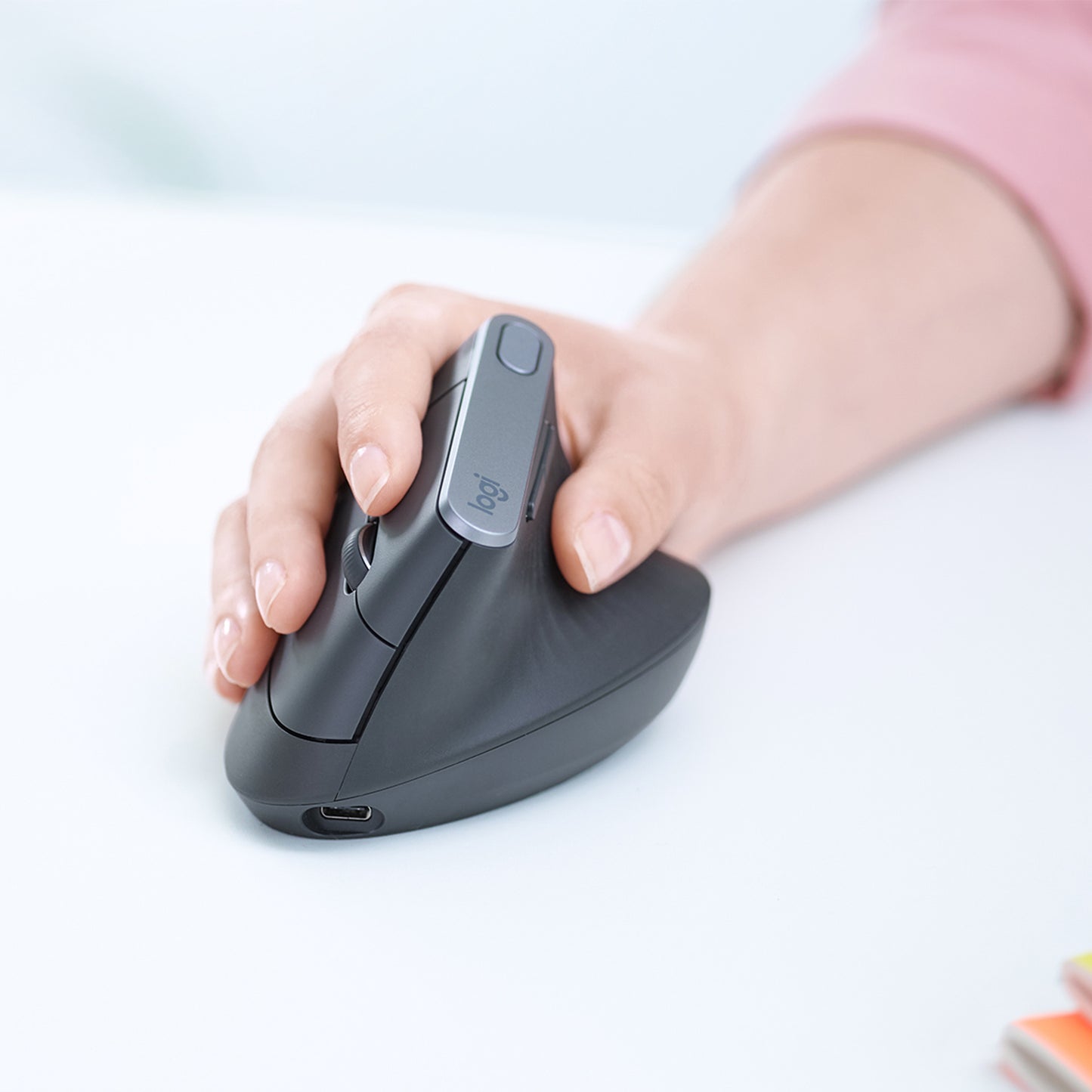 Logitech MX Wired Ergonomic Mouse