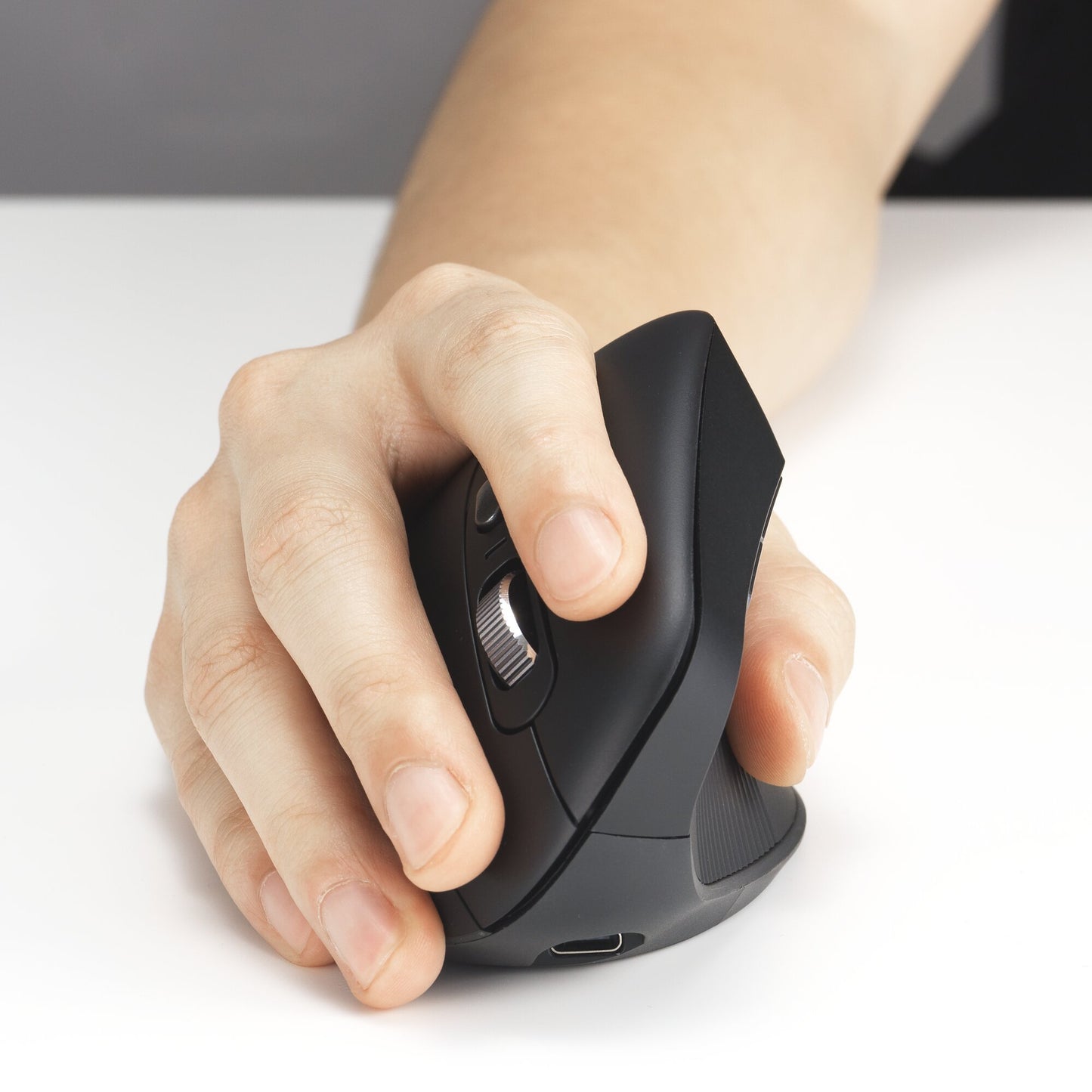 Kensington Pro Fit Ergo Wired Mouse (72482WW)