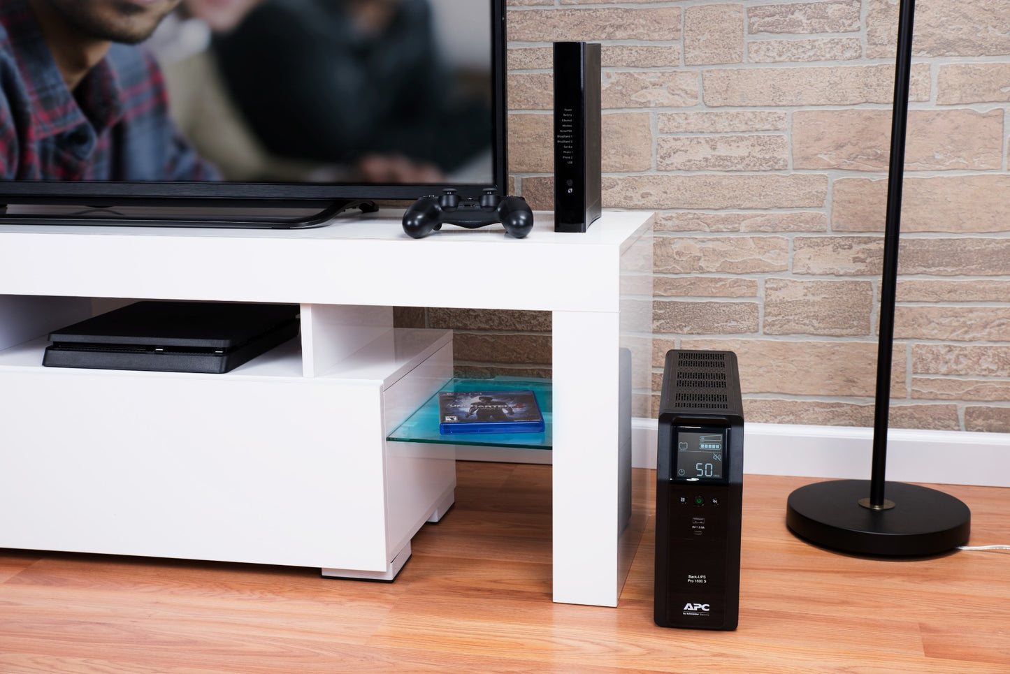 APC Back-UPS Pro 1600VA 960W Line-Interactive UPS (R1600SI)