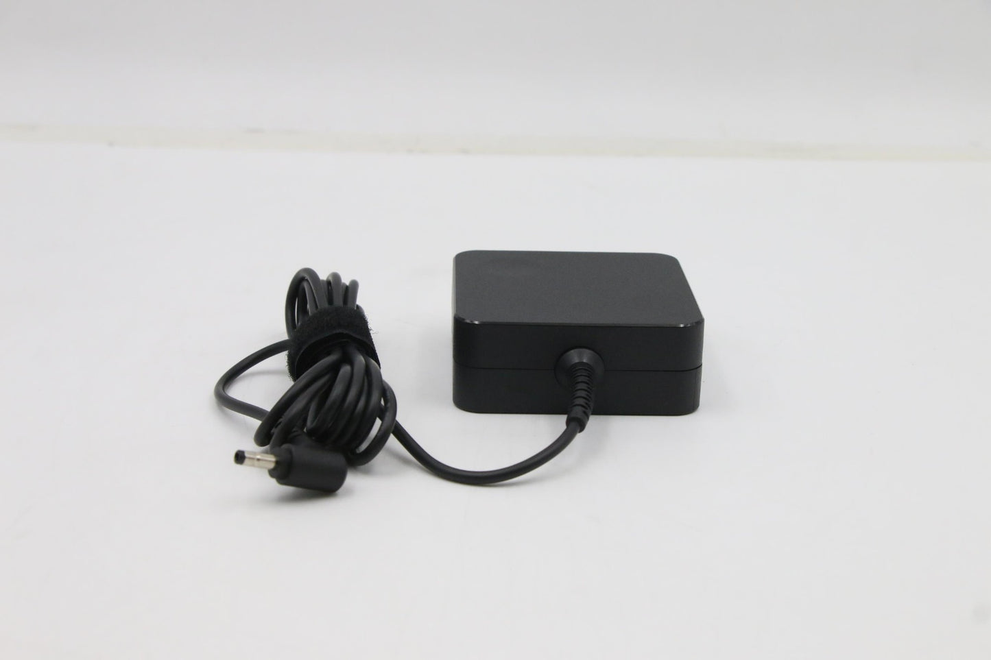 Lenovo 01FR146 power adapter/inverter Indoor 65 W Black Charger