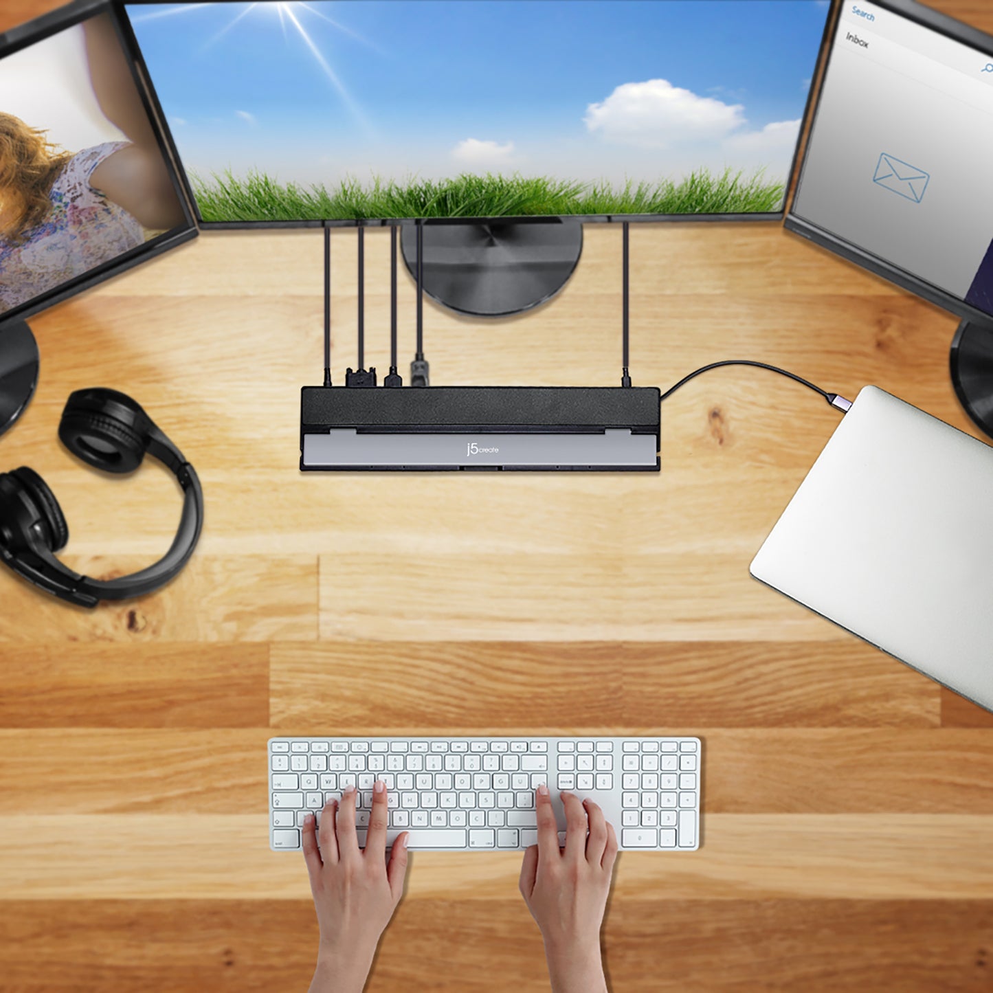 j5create JCD543 USB-C™ Display Docking Station