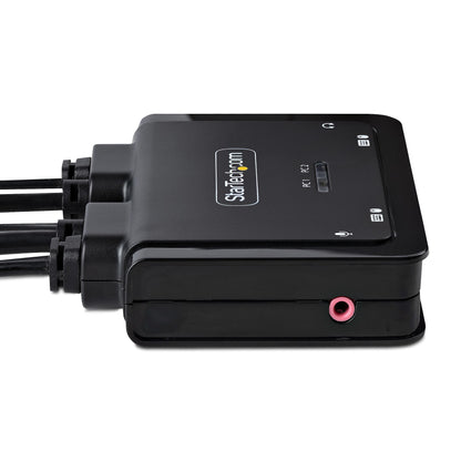 StarTech.com 2-Port USB-C Cable KVM Switch, 4K 60Hz DisplayPort Output, Compact KVM