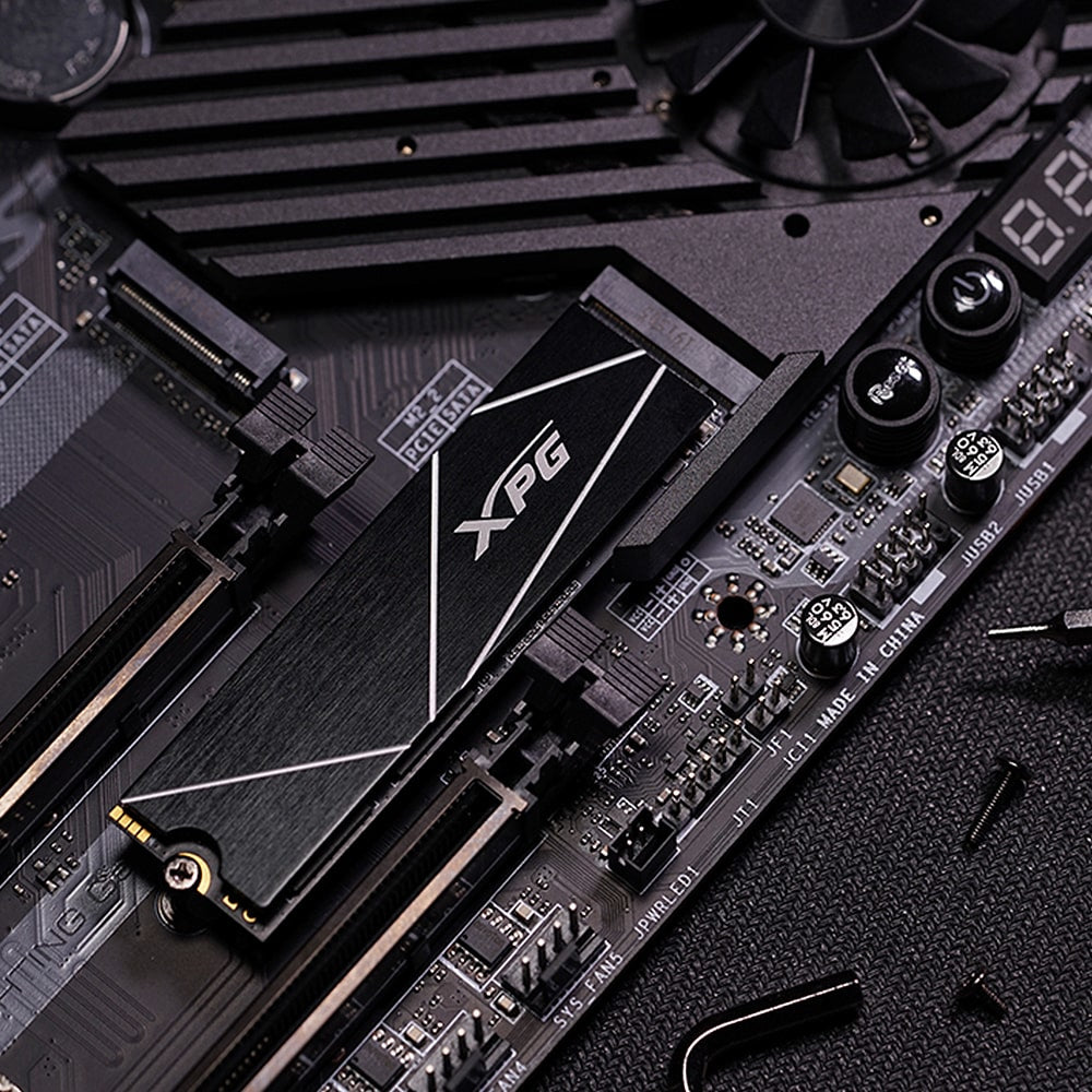 ADATA AGAMMIXS70B-512G-CS 512GB M.2 NVMe PCIe Gen4 SSD