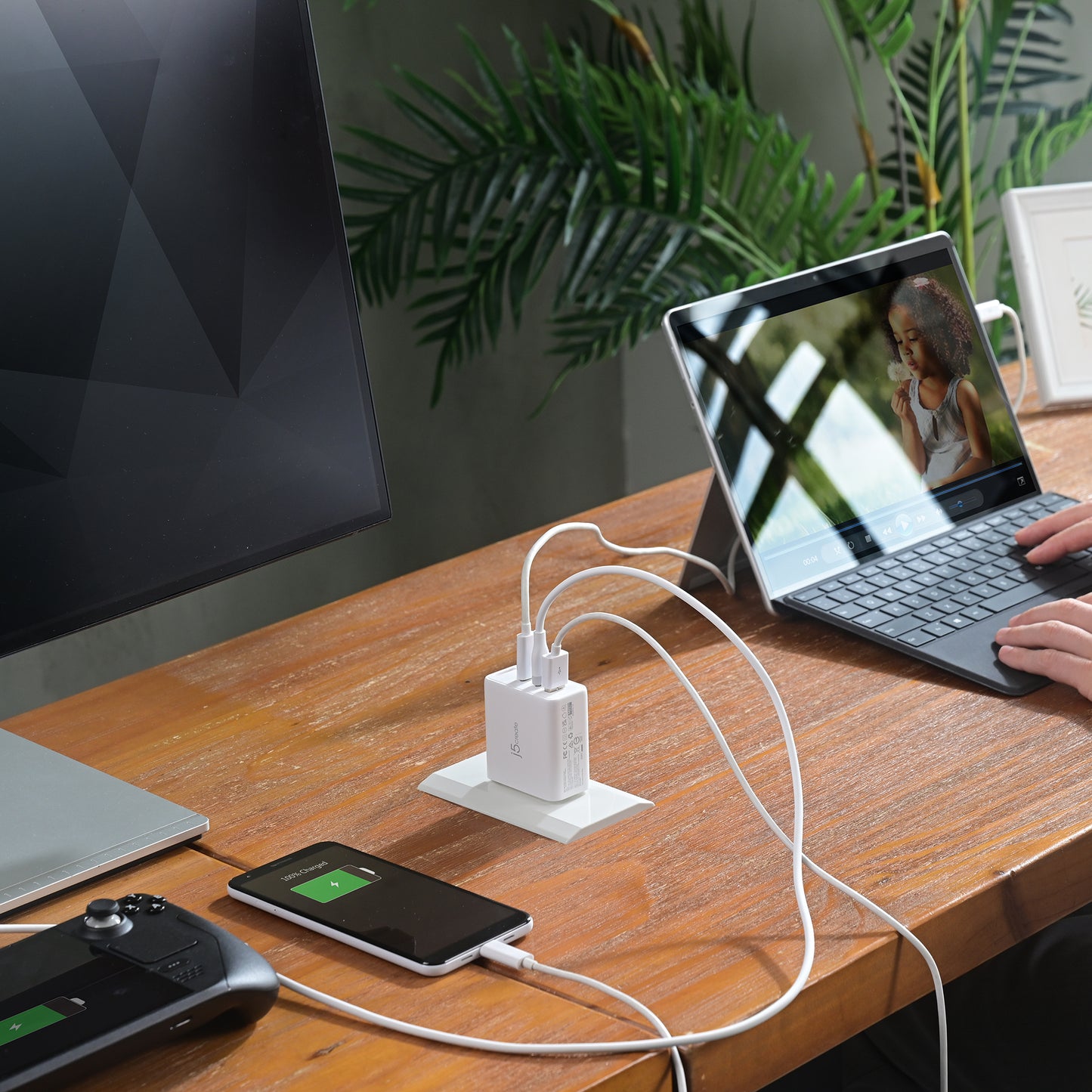 j5create 65W GaN USB-C 3-Port Traveler Charger with changeable AC plugs and USB-C