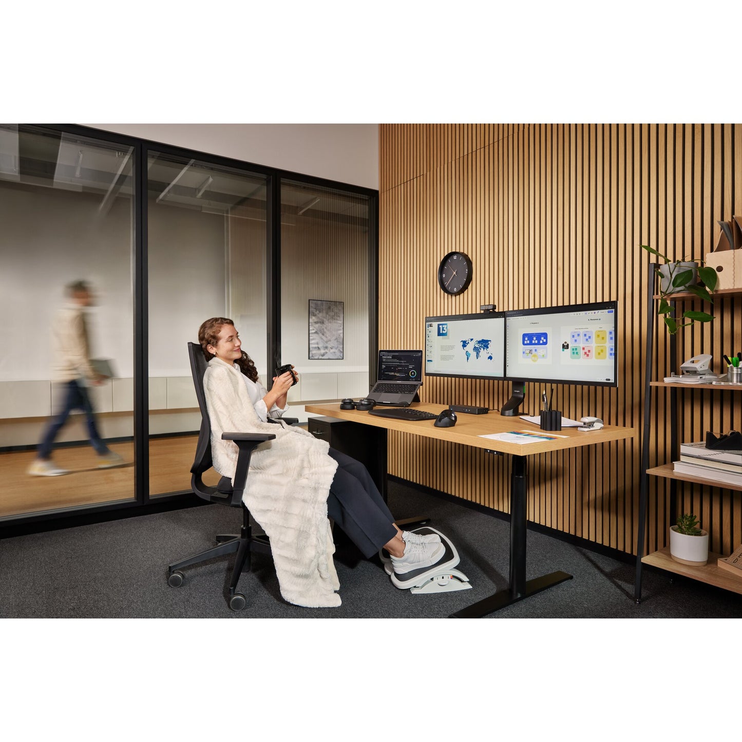 Kensington SmartFit Space-Saving Dual Monitor Arm Mount
