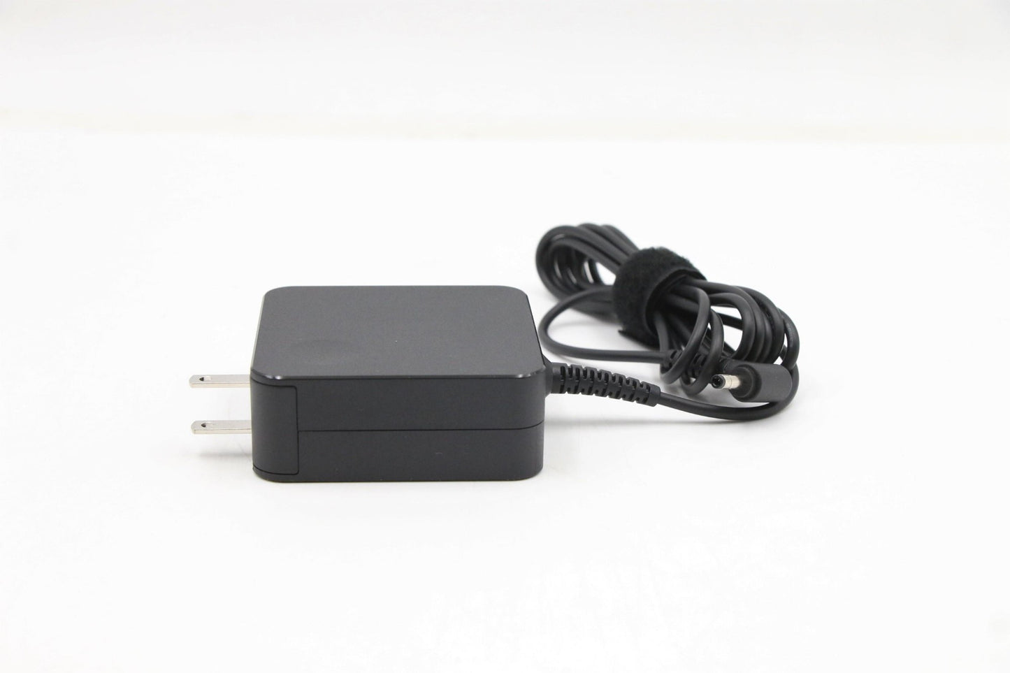 Lenovo 01FR146 power adapter/inverter Indoor 65 W Black Charger