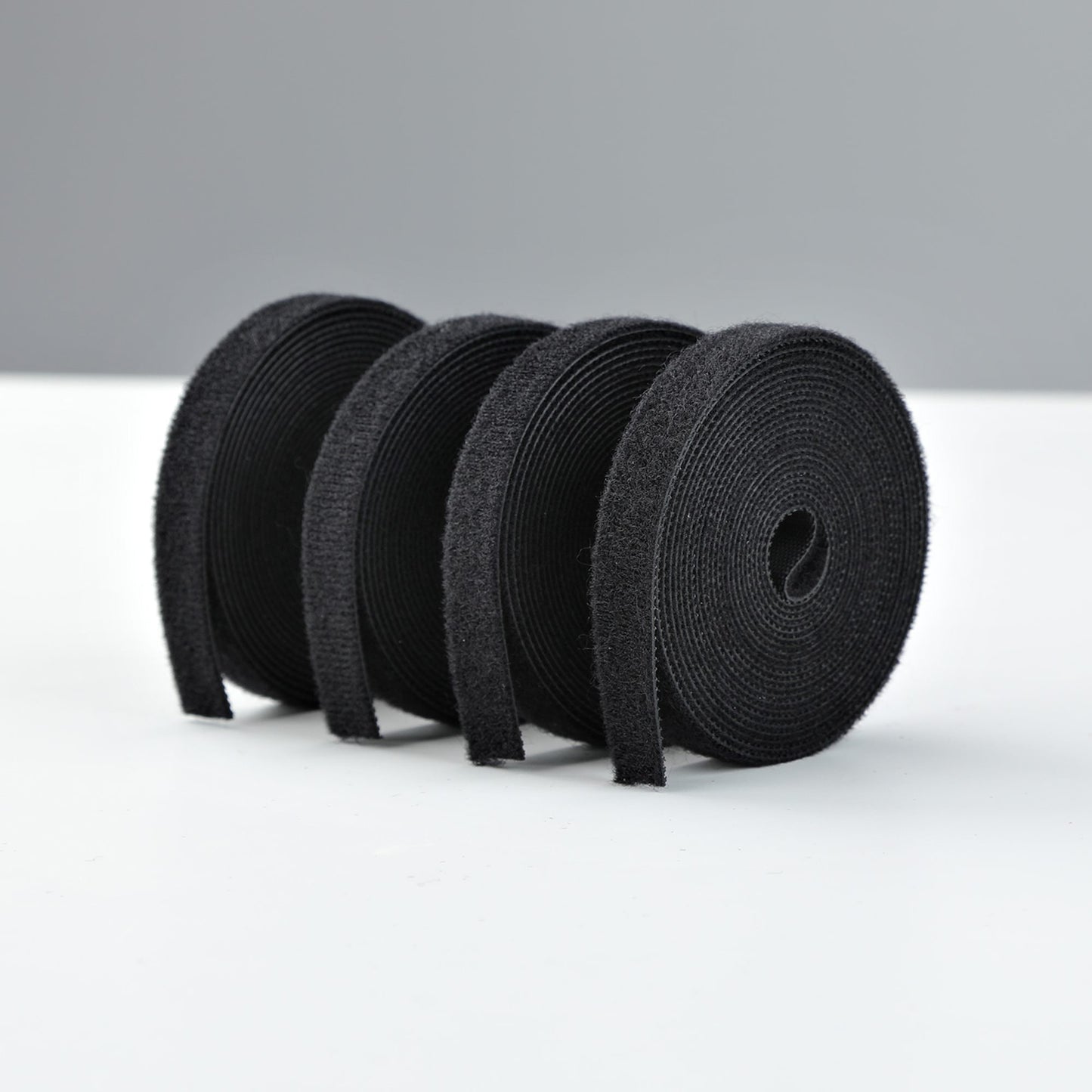 StarTech.com 4-pack 15ft (4.6m) Hook and Loop Roll, 0.5in Wide, Black, Cut-to-Size Cable