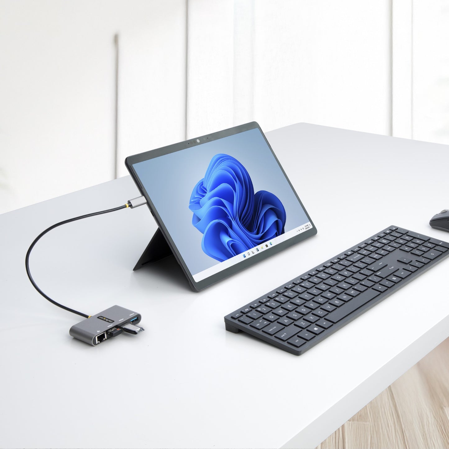 StarTech.com 3-Port Hub Ethernet USB-C Docking Station