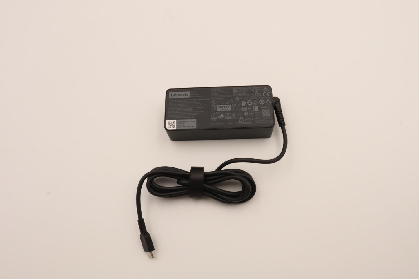 Lenovo 5A10W86250 power adapter/inverter Indoor 65 W Black Charger