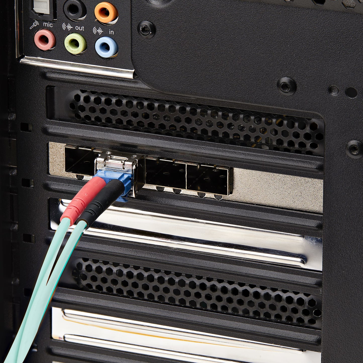 StarTech.com MSA-Compliant SFP-25G-SR-S SFP28 Module, 25Gbps Multimode Fiber (MMF), 100m (328ft), LC Connector, 850nm Networking