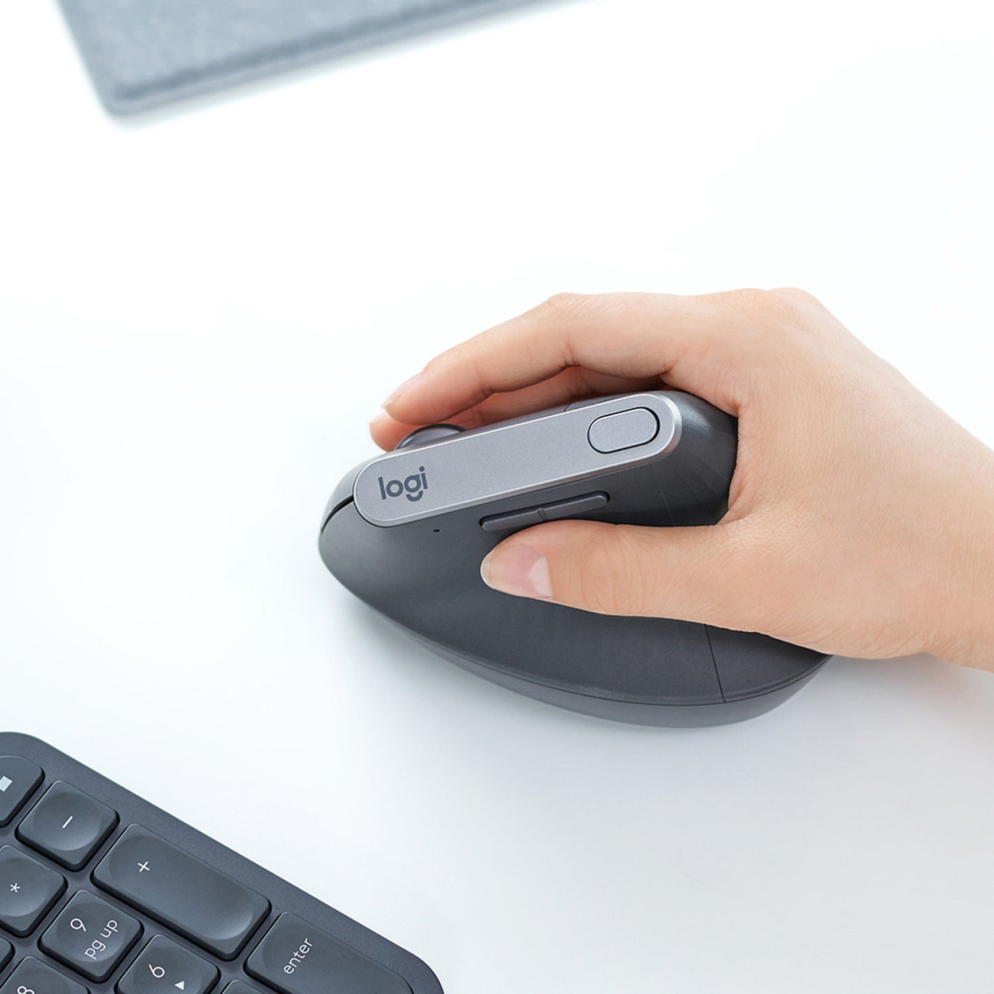 Logitech MX Wired Ergonomic Mouse
