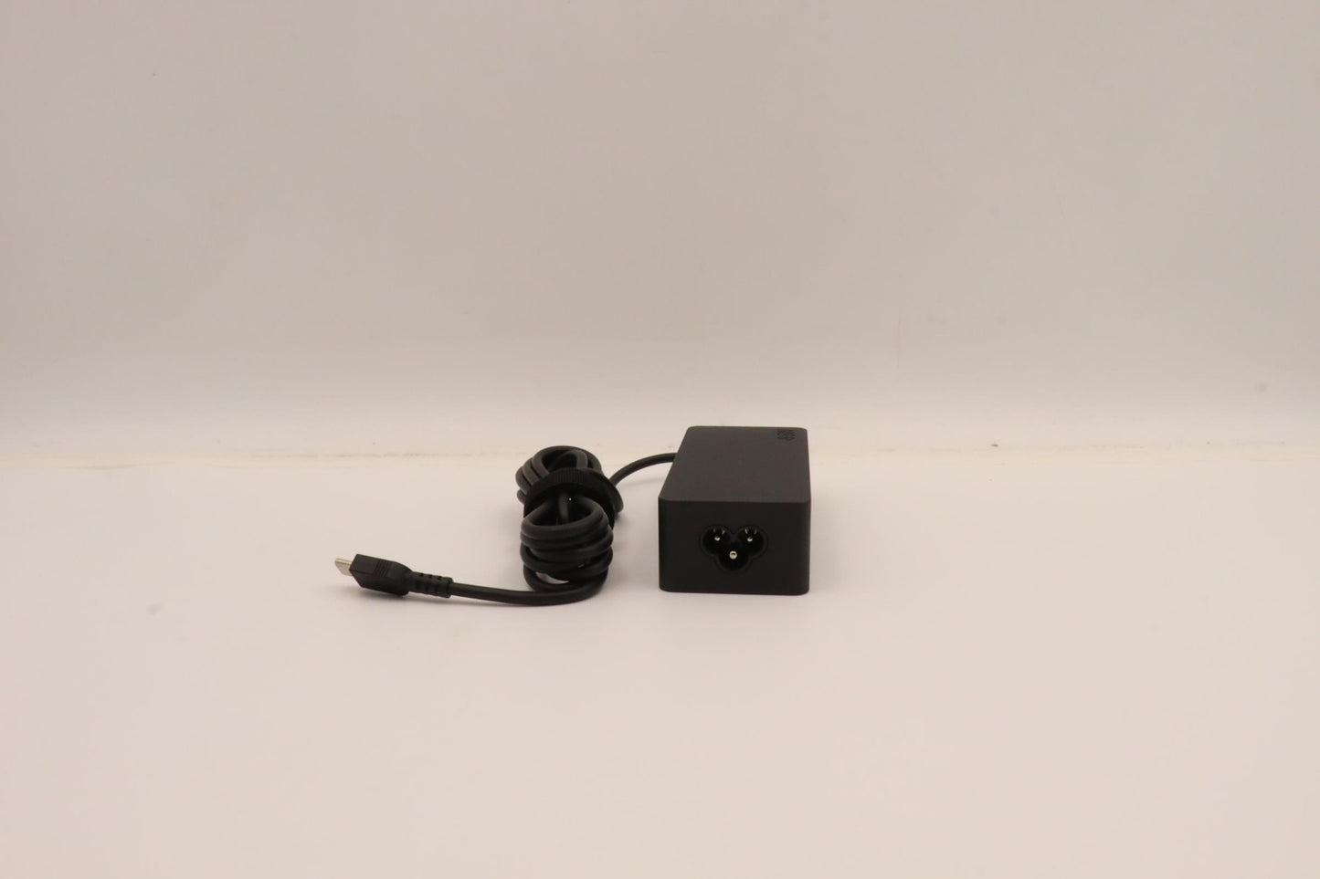 Lenovo 5A10W86250 power adapter/inverter Indoor 65 W Black Charger