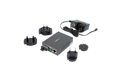 StarTech.com Multi-Mode (MM) SC Fiber Media Converter for 10/100/1000 Networks, Standalone Gigabit Ethernet to SC Fiber Converter, 850nm, 550m - TAA Networking