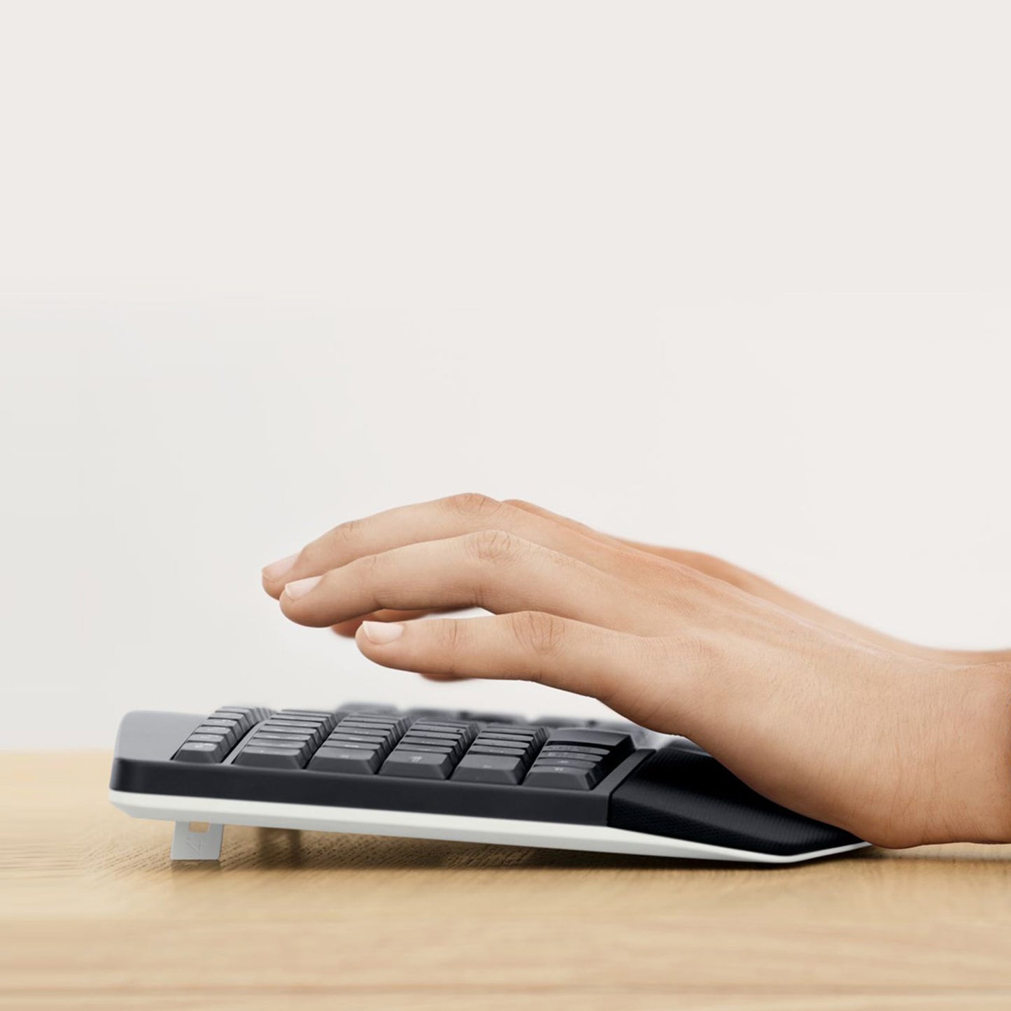 Logitech MK850 Performance Wireless Keyboard & Mouse Combo