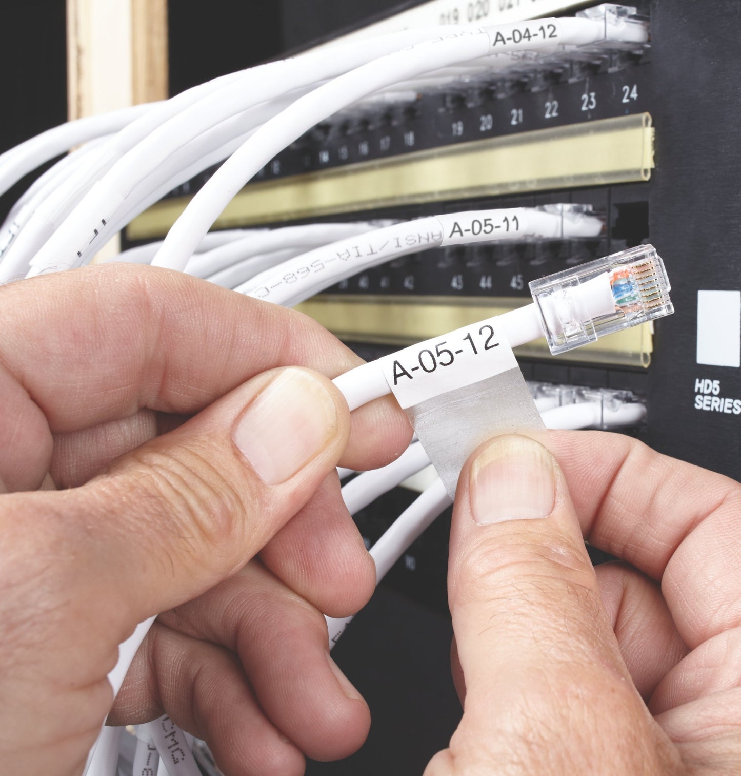 DYMO 1868705 DirectLabel-etikettes black on white Vinyl for Cable 21mm x 39mm for Labels
