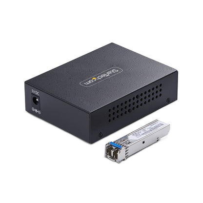 StarTech.com Single-Mode (SM) LC Fiber Media Converter for 10/100/1000 Networks, Standalone Gigabit Ethernet to Fiber Converter, 40km - TAA Networking