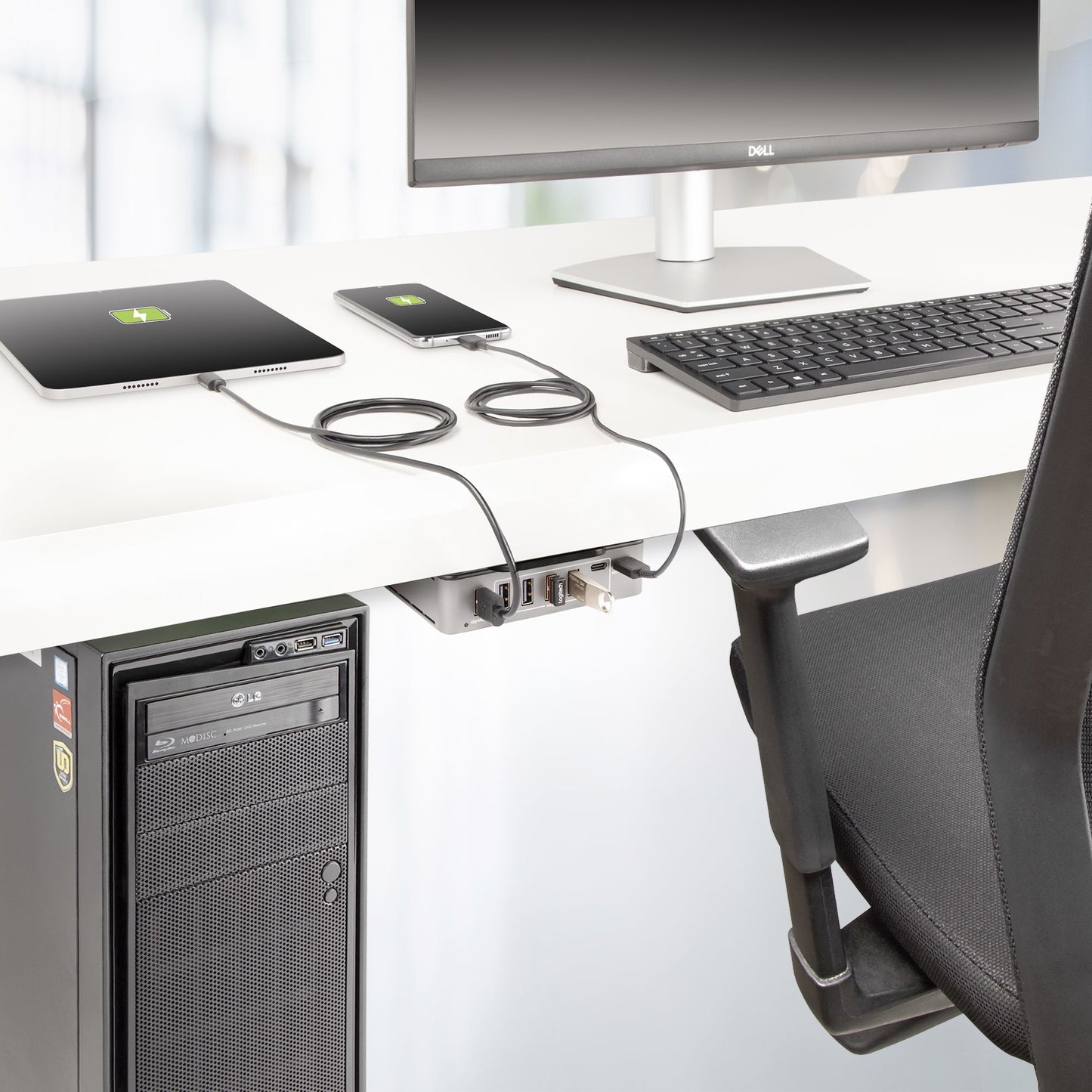StarTech.com 7-Port USB-C Hub - 5x USB-A + 2x USB-C - Self-Powered w/65W Power