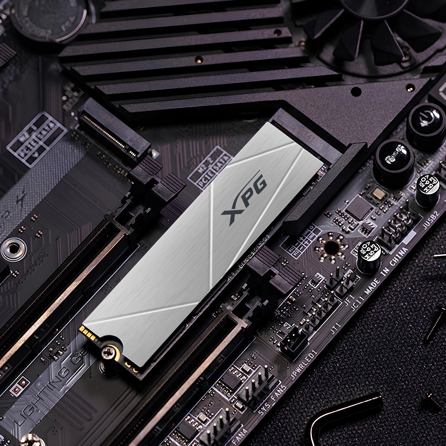 ADATA AGAMMIXS60-1T-CS 1TB M.2 NVMe PCIe Gen4 SSD