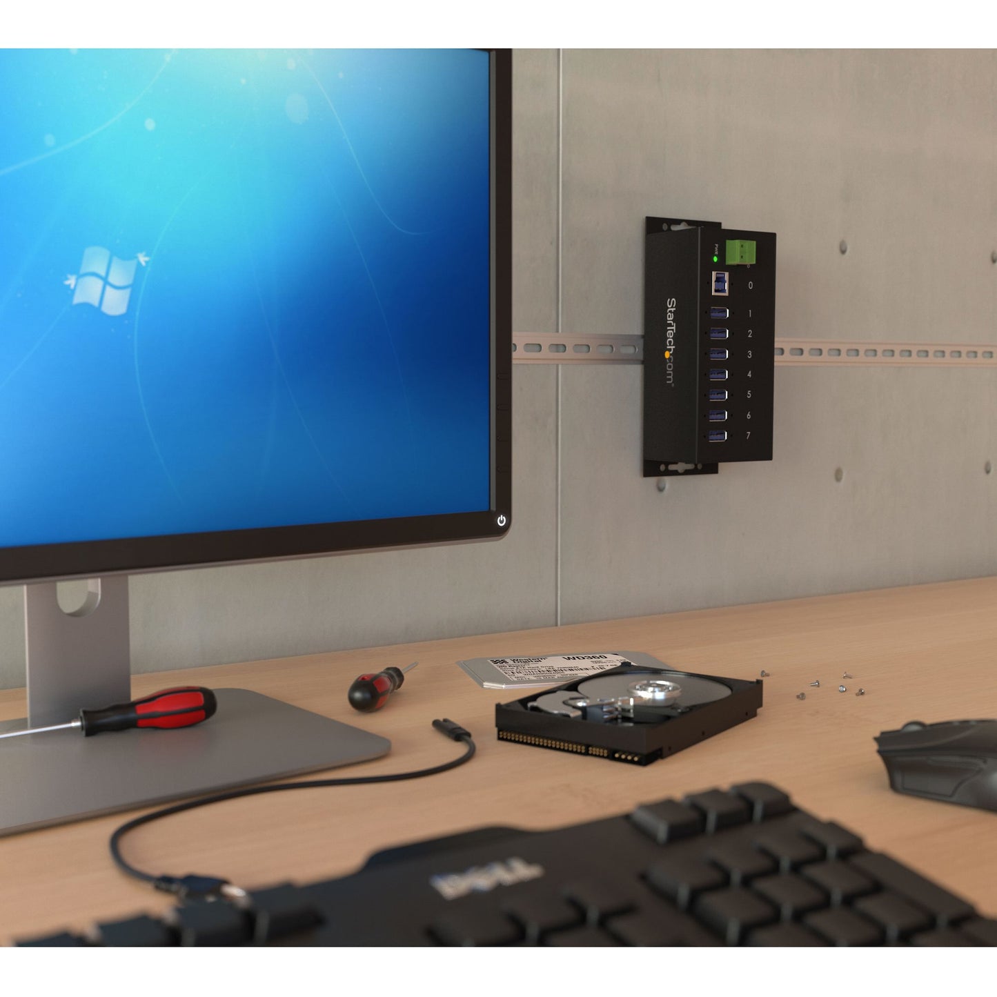 StarTech.com 7-Port USB 3.0 Hub (5Gbps) - Metal Industrial USB-A Hub with ESD