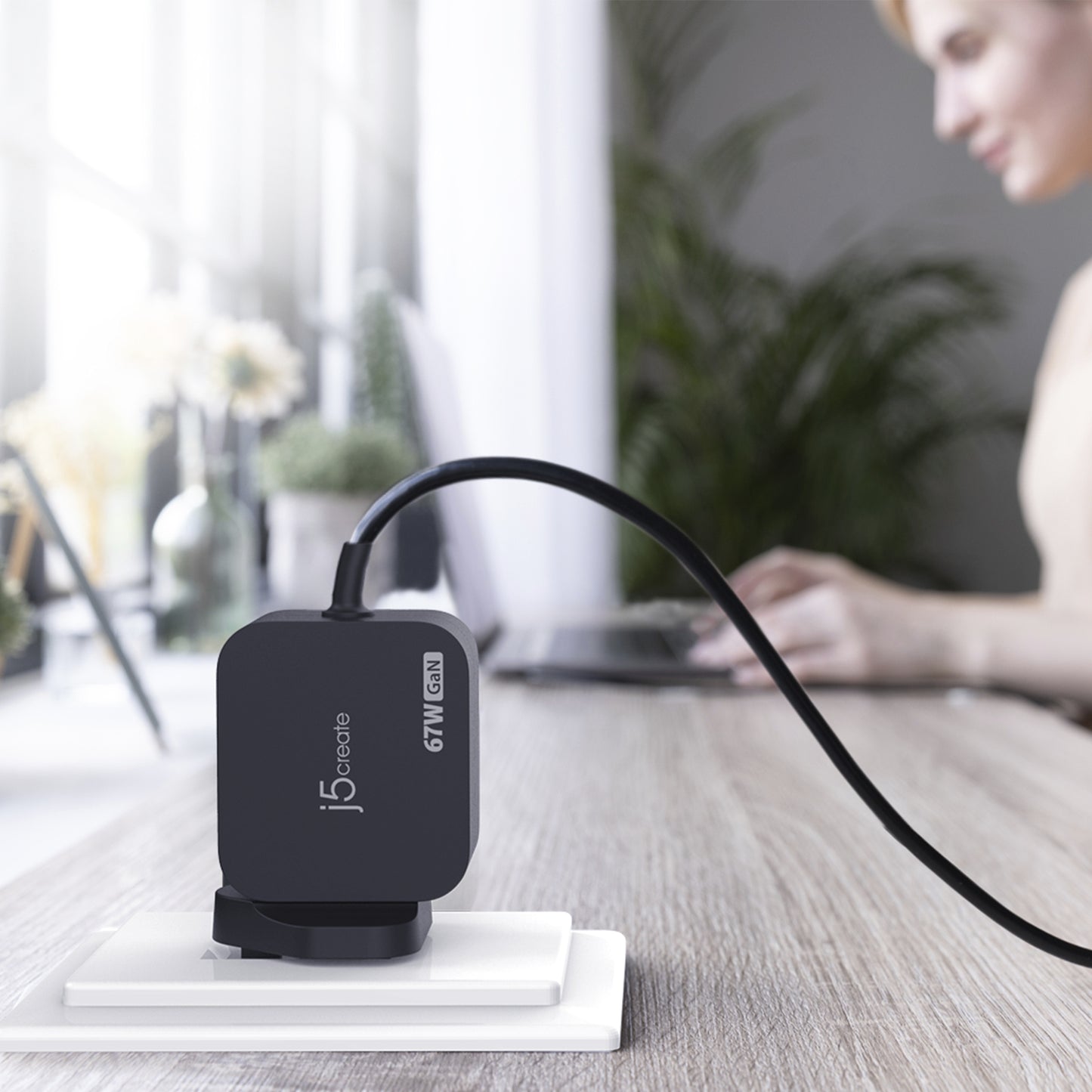 j5create JUP1565DC 67W GaN PD USB-C® Mini Charger with 6 Types of DC Connector-UK