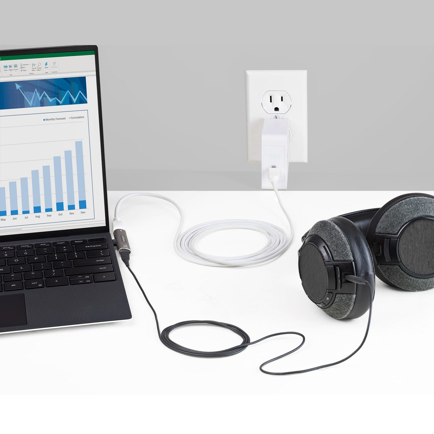 StarTech.com USB C Audio & Charge Adapter - USB-C Audio Adapter w/ USB-C Audio Hub