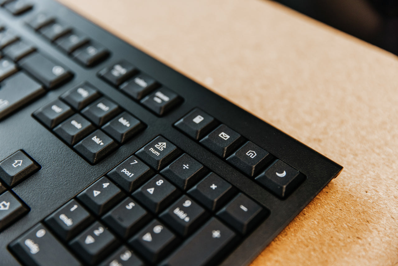 CHERRY KW 3000 Universal Wireless Keyboard (Black)
